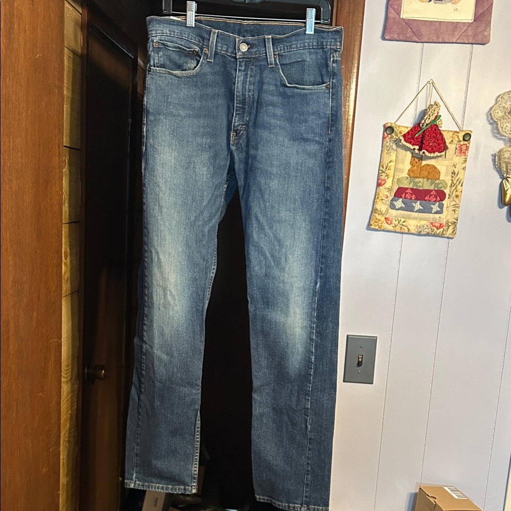 Levi's Classic Straight Blue Jeans - Picture 2 of 7